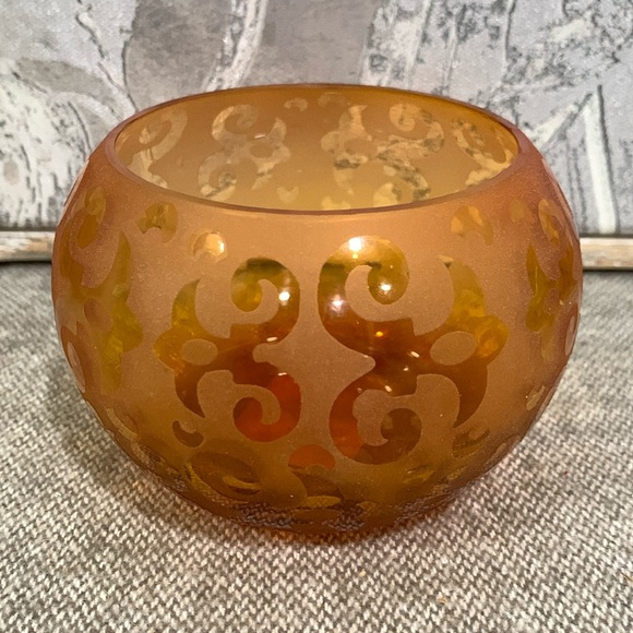 MIKASA Set of 4 Colored Frosted Damask Glass Votive Holders with Candles!🕯️ - Picture 8 of 14